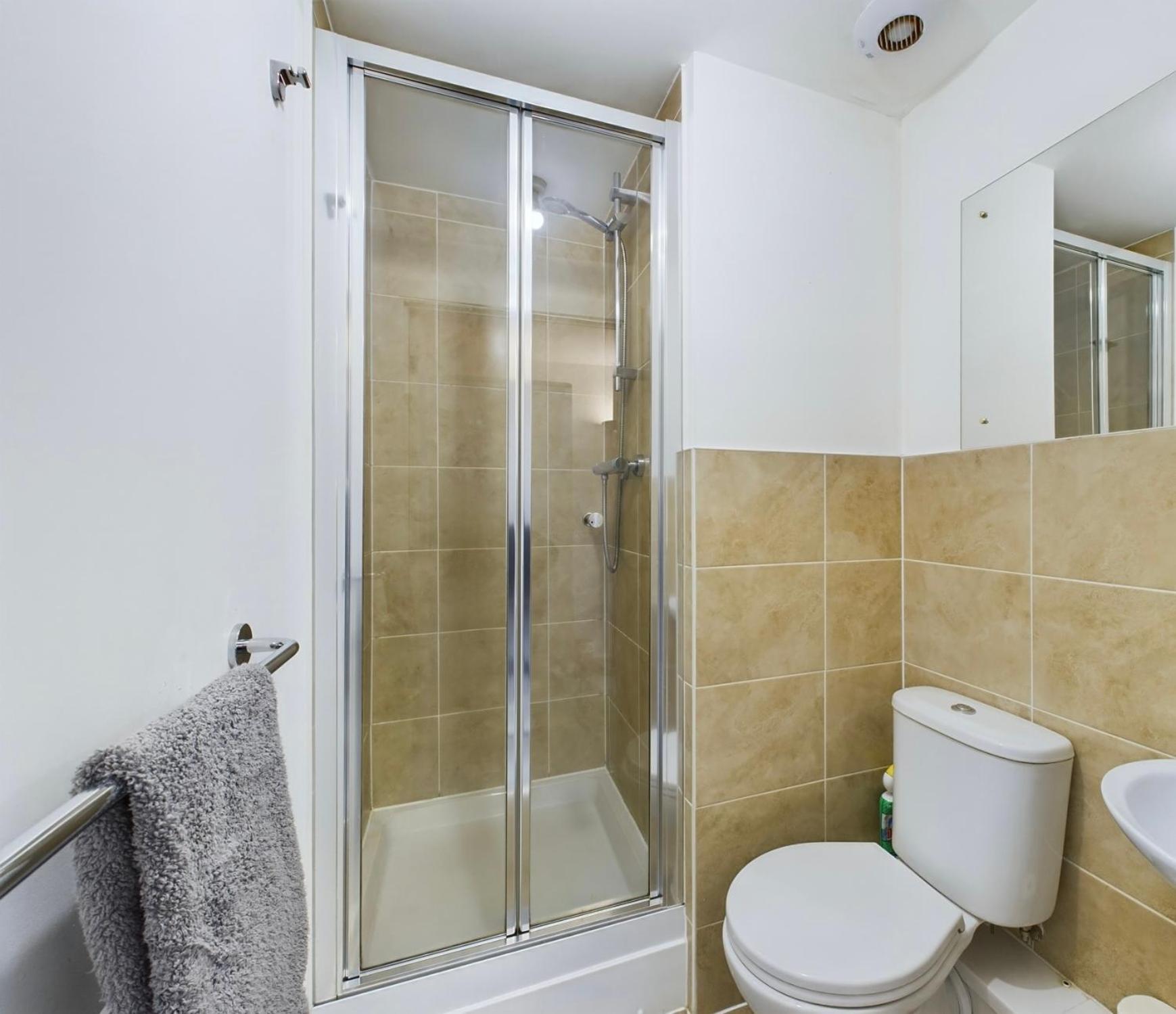 Modern 2 Bed City Apartment With Private Parking 斯旺西 外观 照片